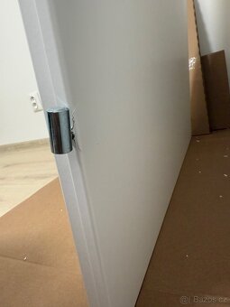 Levé vnitřní dveře 75cm, drobná vada - 3