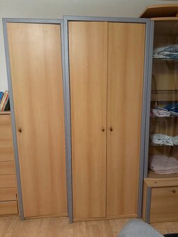 Sestava do ložnice - šatní skříň, skříňka se šuplíky - 3