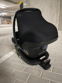 Autosedačka Maxi Cosi Rock se základnou - 3