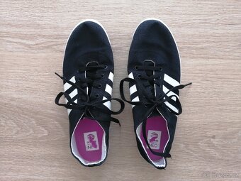 DÁMSKÉ ( DÍVČÍ) OBLEČENÍ - 3