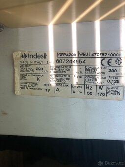 Mraznička Indesit 290 l - 3