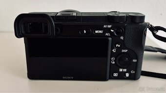 Sony A6400 + 16-50mm OSS, SD karta ZDARMA - 3