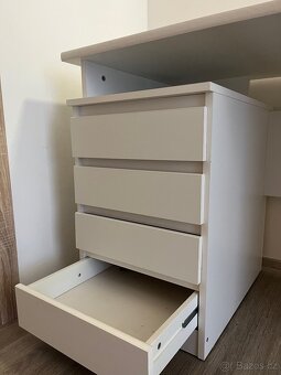 Bílý pracovní stůl - 3