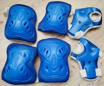 Kolečkové brusle 30-33 a chrániče - 3