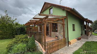 Prodej RD 5+kk se zahradním domkem ve spodní části města Zno - 3