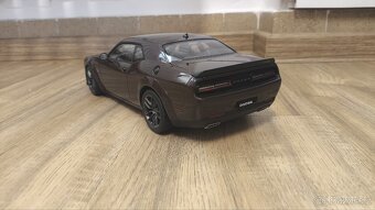 Dodge Challenger R/T Scat Pack Shaker Widebody 1:18 Autoart - 3