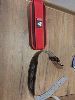 Různé doplňky do posilovny - 3