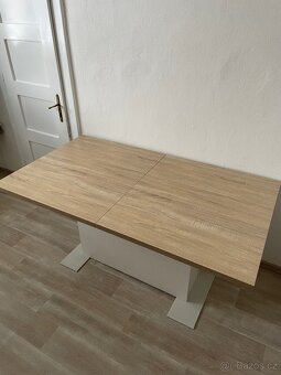 Prodám jídelní stůl + 4 židle - 3