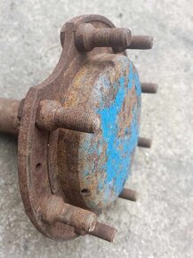 Praga V3S - nába nápravy - 3