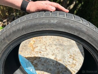 Zimní pneu SUV 235/44 R20 - 3