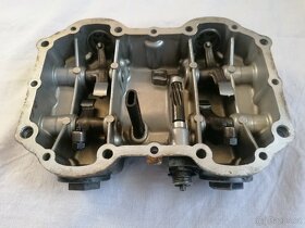 Z400 ( KZ400 ) kryt hlavy motoru - 3