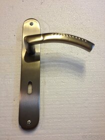 Dveřní klika / kování, stříbrná mat, rozteč 72mm /3ks - 3