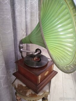 Salónní gramofon s troubou - 3