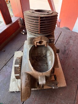 Jawa 250/353 Kývačka - motor - 3