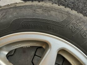Spěchá Prodám zimní pneu 205/60 R15 s disky 7Jx15h2 ALU - 3