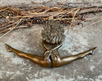 Bronzová socha žena - erotická těžítko akt, bronzová nahá dí - 3