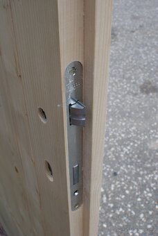 DVEŘE VCHODOVÉ MASIV SMRK "80" - 1x L, 1xP - NOVÉ - 3