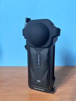 INSTA360 X5 + doplňky - 3