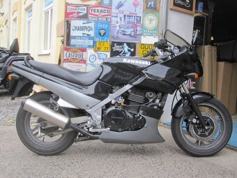 Kawasaki GPZ 500S - 3