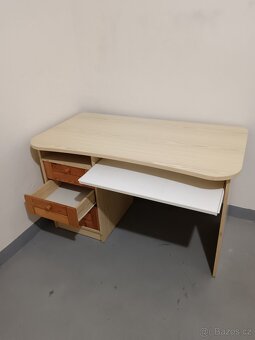 Studentský psací stůl - 3