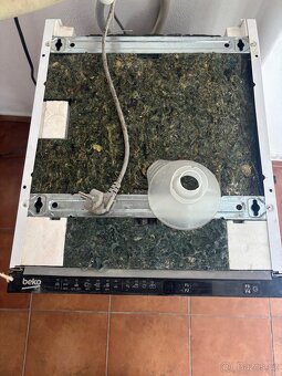 Vestavná myčka BEKO - model BDUN15O30X - 3