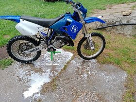 Yamaha YZ 125 - 3