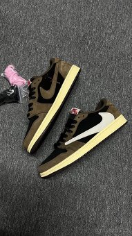 Nike x Travis Scott Air Jordan 1 Low - 3