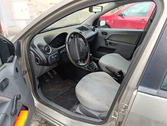 FORD FIESTA 1,3 HATCHBACK 2003 - 3
