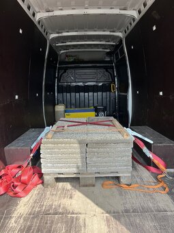 DOVOZ/ODVOZ dodávkou s řidičem - 3