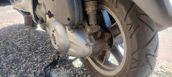 Skútr piaggio x8 200 ccm st TP, spíše na dily info po tel. - 3