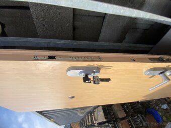 BEZPEČNOSTNÍ DVEŘE 4.třída včetně speciální zárubně - 3