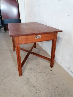 Starožitný jídelní stůl s šuplíkem - 3