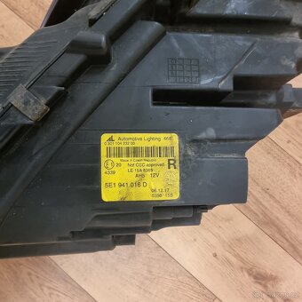 přední LED světlo Škoda Octavia III - 3