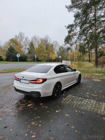 BMW 540i G30 250kW M paket, bohatá výbava - 3