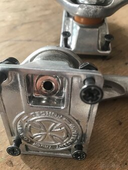Trucky independent hollows vel. 144 - 3