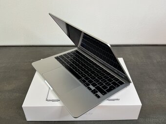 MacBook Air 13,6" 2022 M2 16GB / 256GB Silver - 3