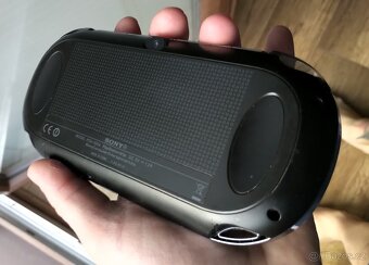 PS Vita, PSV, Playstation Vita OLED. 4GB paměť - 3