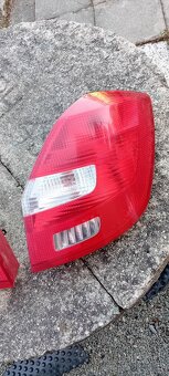 Škoda Fabia 2 zadní světla - 3