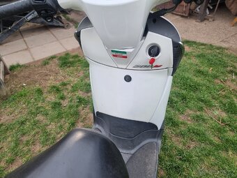 Aprilia Scarabeo 200IE Light - 3