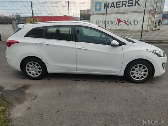 Hyundai i30 kombi 1.6 crdi 1.majitel - 3