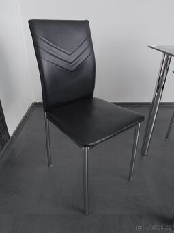 Jidelni stul a 4 zidle - 3