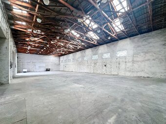 Pronájem prodejního skladu v centru města VM - 3