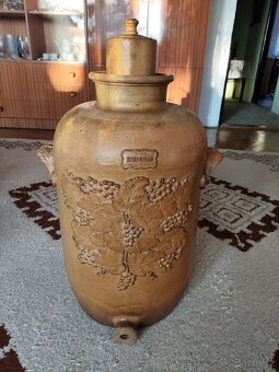 Vzácná hliněná nádoba na víno o objemu cca 60l - 3