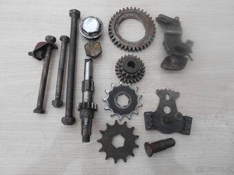 Jawa Robot 98 díly levně - 3