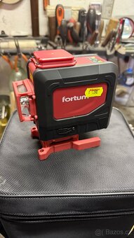 Křížový samonivelační laser Fortum 3D - 3