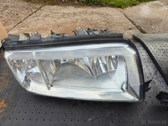 Škoda Fabia I - přední světla - 3