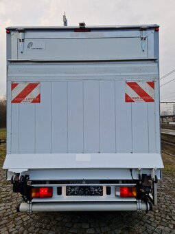 Auto s motorem 3,0 IVECO + hydraulické čelo - 3