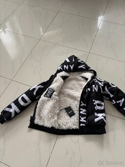 Dívčí oboustranná bunda DKNY - 3