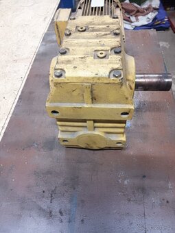 Elektromotor s převodovkou - 3