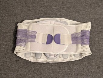 Bederní pás s kovovými výztuhami - 3